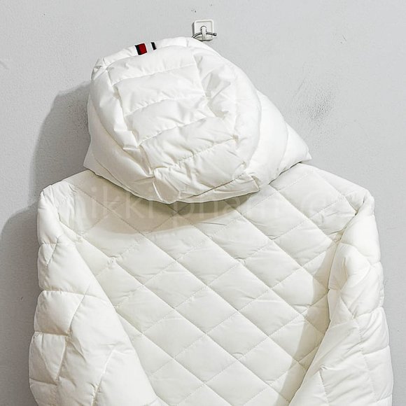 NWT Tommy Hilfiger Ladies' Packable Jacket in white - Picture 6 of 7